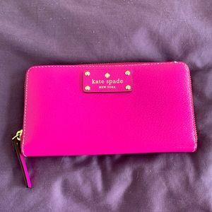 Pink Kate Spade zip wallet. Barely used